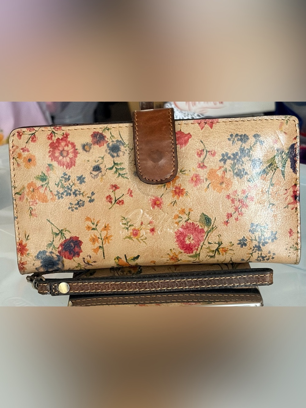 Patricia Nash Prarie Rose Floral Beige Leather Wristlet Wallet